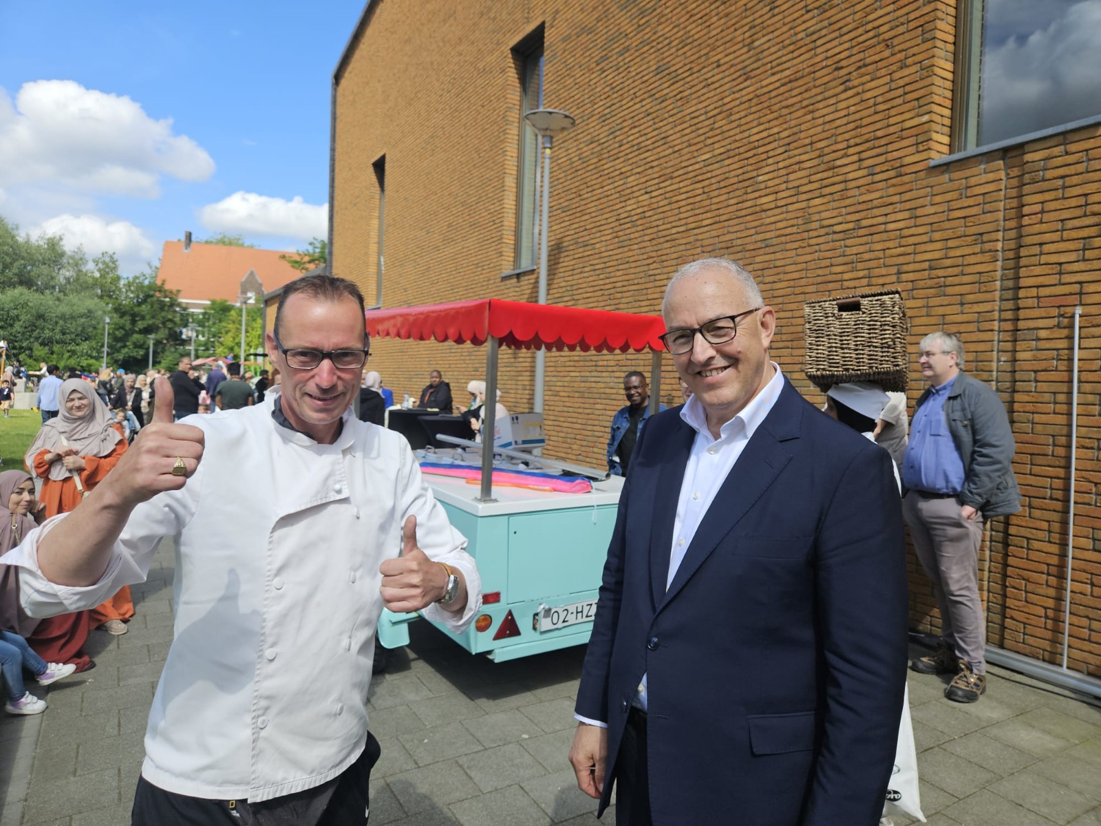 Drukte bij Capo IJs op het Bloemhof Festival Rotterdam 2024