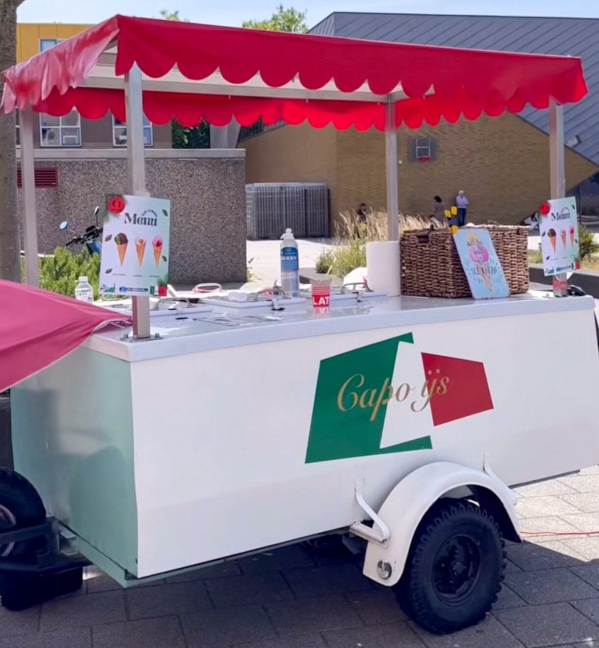 IJsaanhanger Capo IJs - grote ijskar voor festivals en evenementen Rotterdam