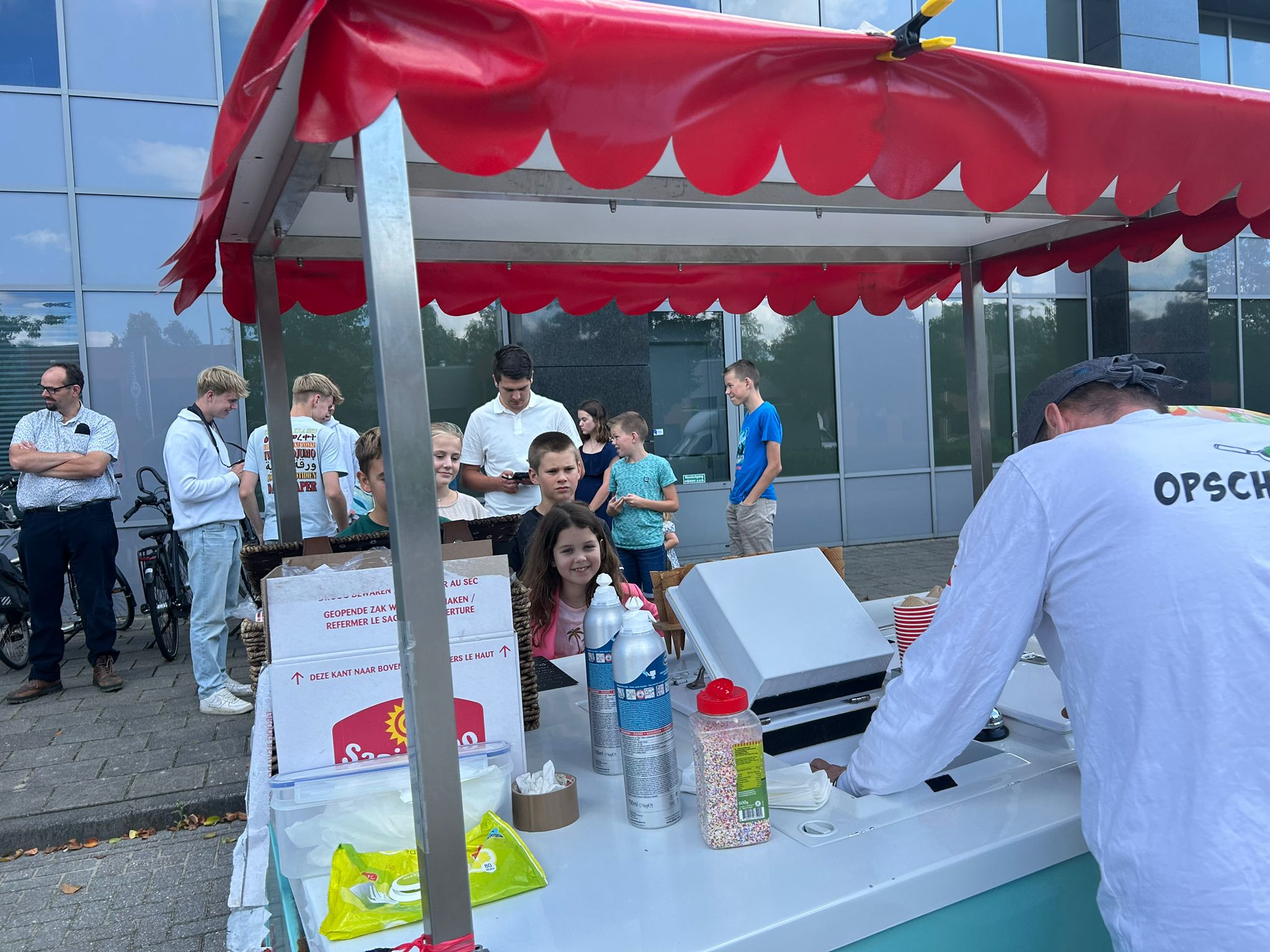 Capo IJs ijscoman op kinderfeestje Rotterdam